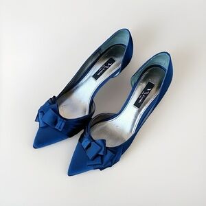 Nina New York Satin Layer Bow Accent Pointy Toe Navy Heels Size 7.5